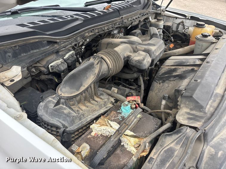 image for item ES5012 2018 Ford F350 Crew Cab pickup truck