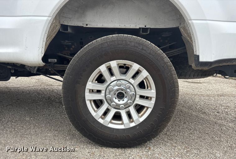 image for item ES5012 2018 Ford F350 Crew Cab pickup truck