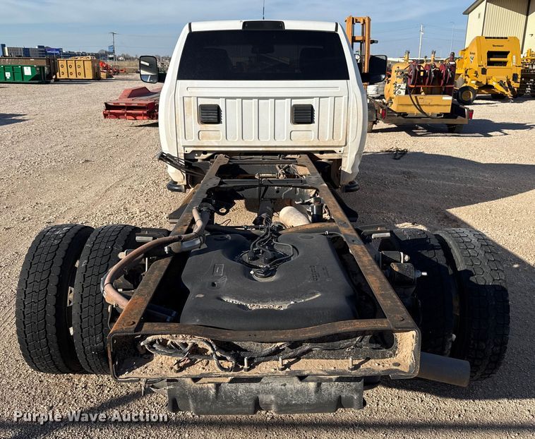 image for item ES5813 2016 RAM 5500 truck cab and chassis
