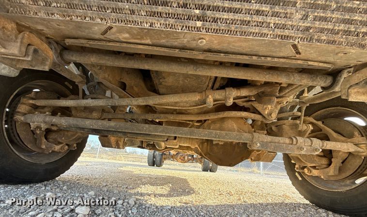 image for item ES5813 2016 RAM 5500 truck cab and chassis