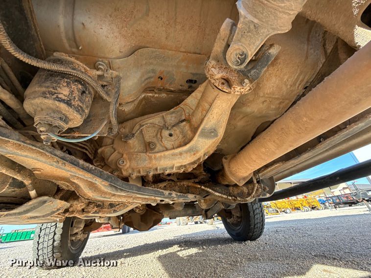 image for item ES5813 2016 RAM 5500 truck cab and chassis