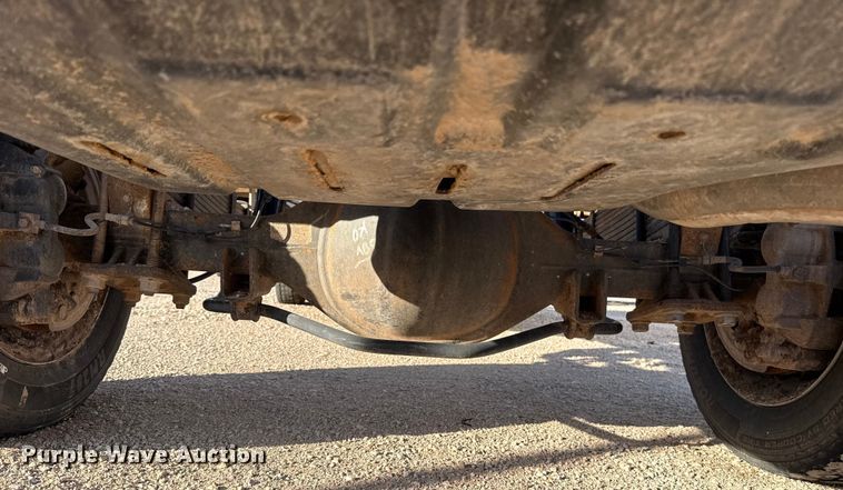 image for item ES5813 2016 RAM 5500 truck cab and chassis