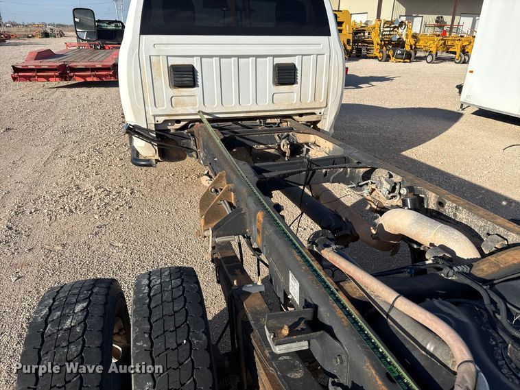 image for item ES5813 2016 RAM 5500 truck cab and chassis