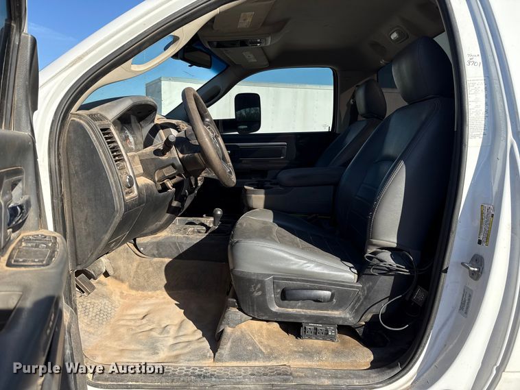 image for item ES5813 2016 RAM 5500 truck cab and chassis