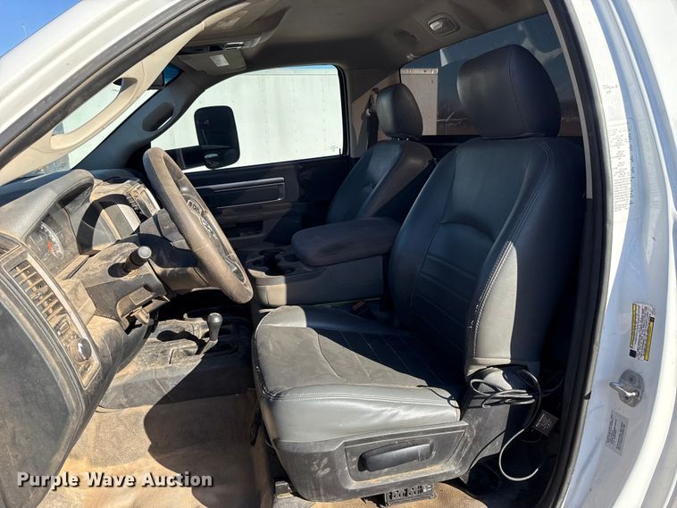 image for item ES5813 2016 RAM 5500 truck cab and chassis