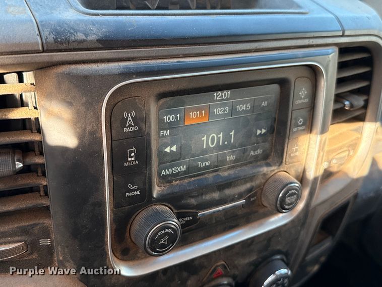 image for item ES5813 2016 RAM 5500 truck cab and chassis