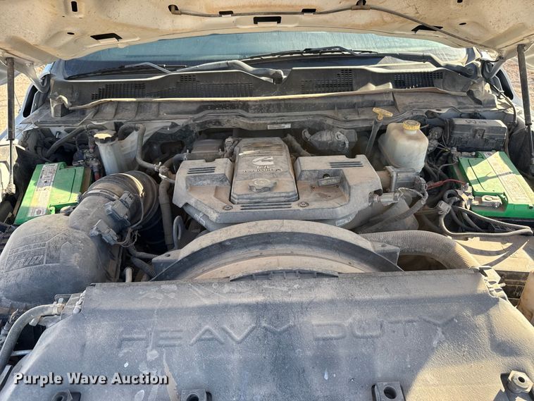 image for item ES5813 2016 RAM 5500 truck cab and chassis