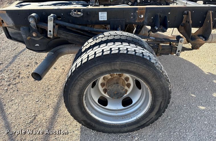 image for item ES5813 2016 RAM 5500 truck cab and chassis