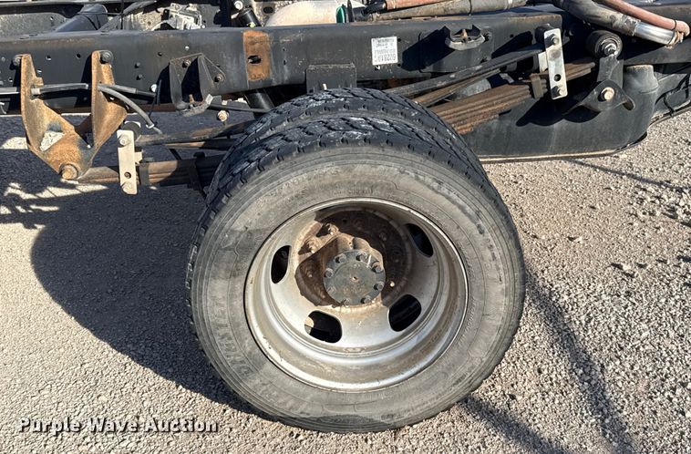 image for item ES5813 2016 RAM 5500 truck cab and chassis