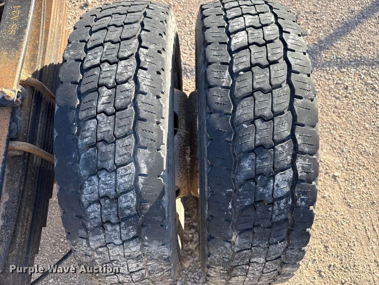 image for item ES5813 2016 RAM 5500 truck cab and chassis