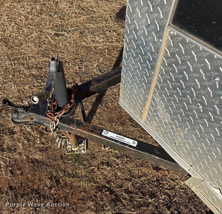 image for item ES5835 2015 Lark United Manufacturing LLC VT6X12SA enclosed cargo trailer