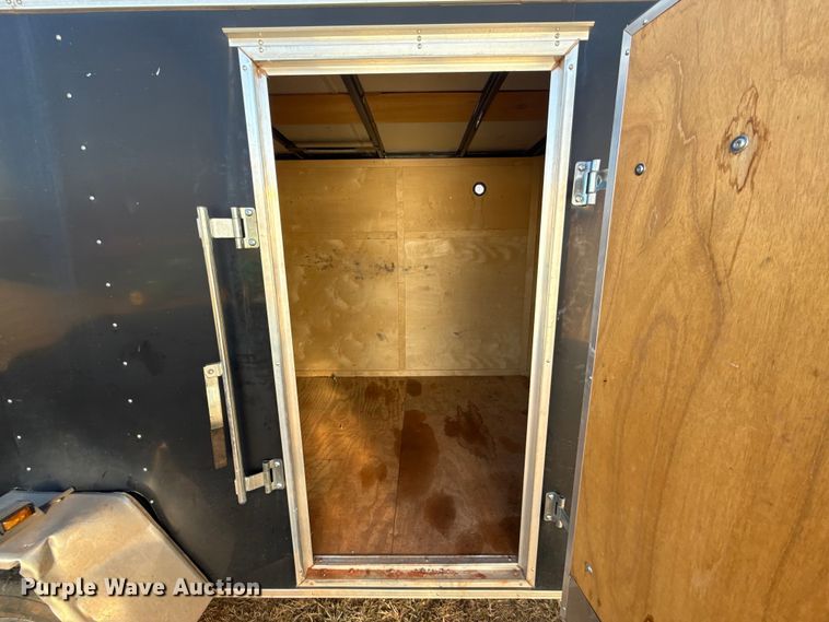 image for item ES5835 2015 Lark United Manufacturing LLC VT6X12SA enclosed cargo trailer