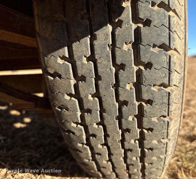 image for item ES5835 2015 Lark United Manufacturing LLC VT6X12SA enclosed cargo trailer