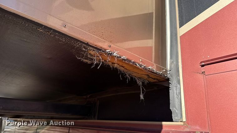 image for item ES5853 2005 Coachman Encore 380DS RV