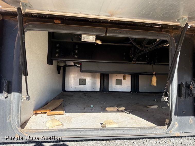 image for item ES5853 2005 Coachman Encore 380DS RV