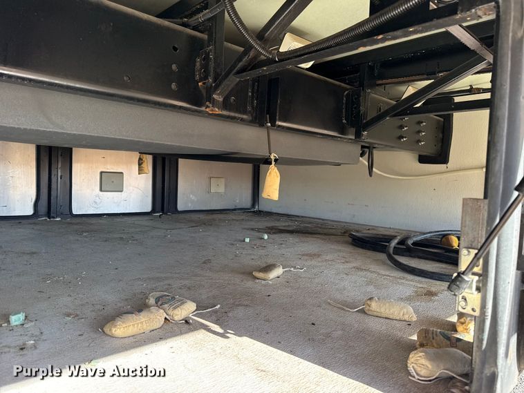 image for item ES5853 2005 Coachman Encore 380DS RV