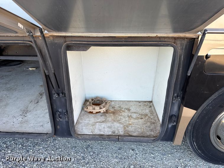 image for item ES5853 2005 Coachman Encore 380DS RV