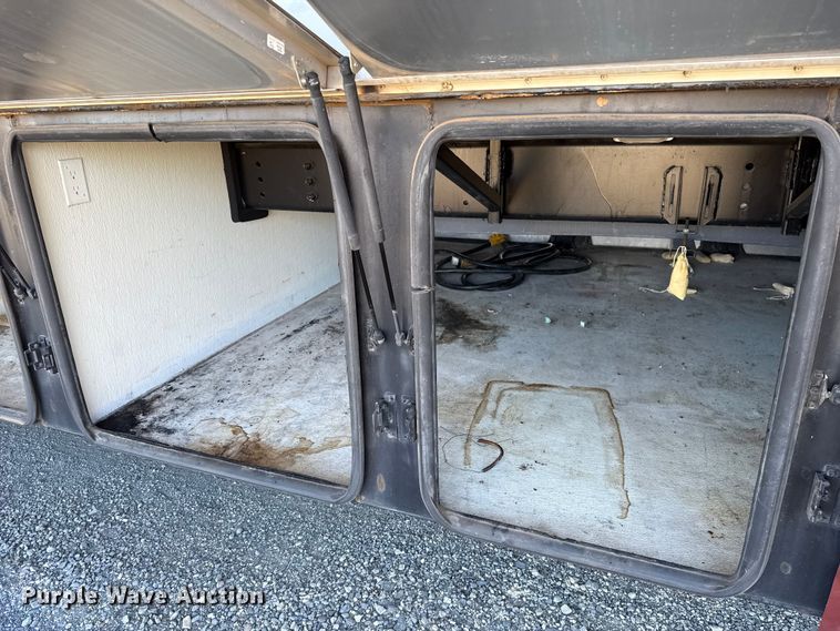 image for item ES5853 2005 Coachman Encore 380DS RV