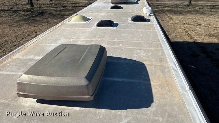 image for item ES5853 2005 Coachman Encore 380DS RV