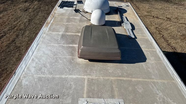 image for item ES5853 2005 Coachman Encore 380DS RV