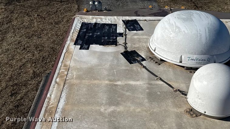 image for item ES5853 2005 Coachman Encore 380DS RV