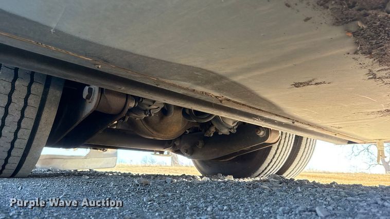 image for item ES5853 2005 Coachman Encore 380DS RV