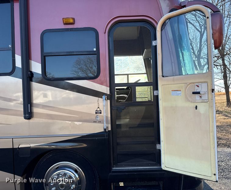 image for item ES5853 2005 Coachman Encore 380DS RV