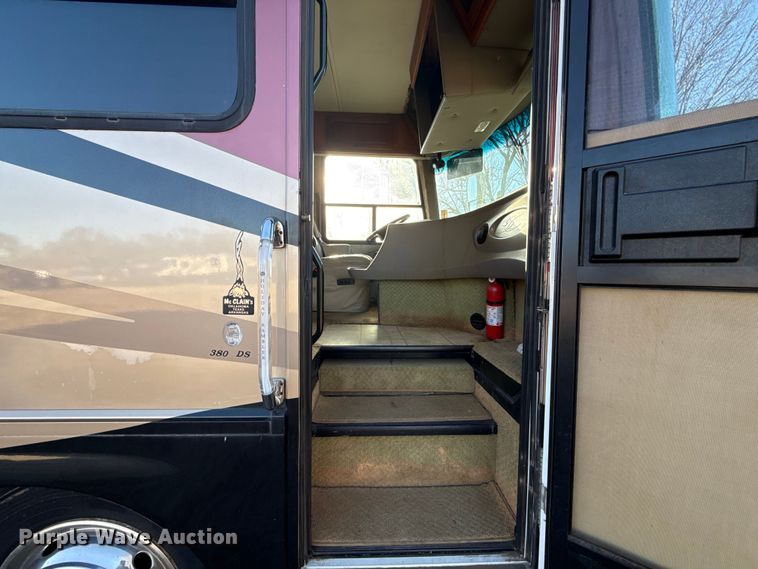 image for item ES5853 2005 Coachman Encore 380DS RV