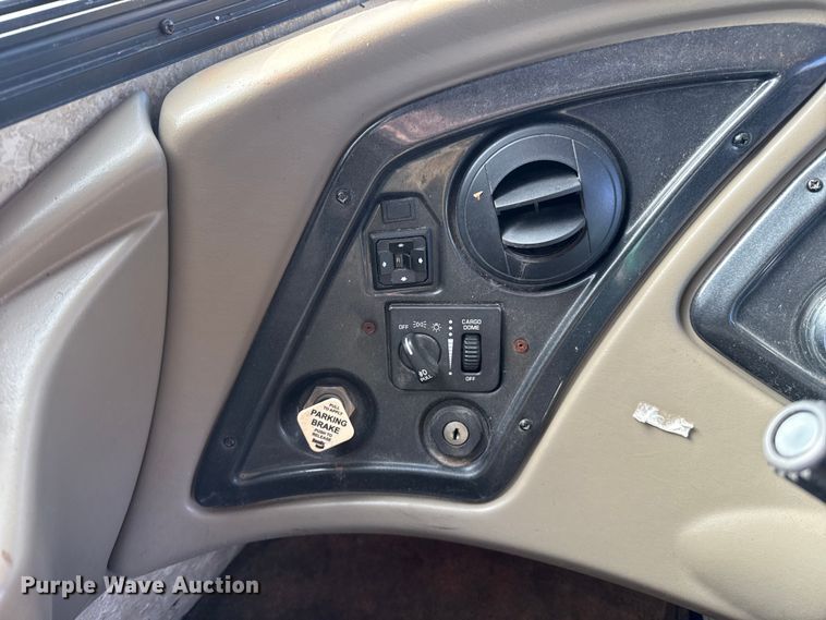 image for item ES5853 2005 Coachman Encore 380DS RV