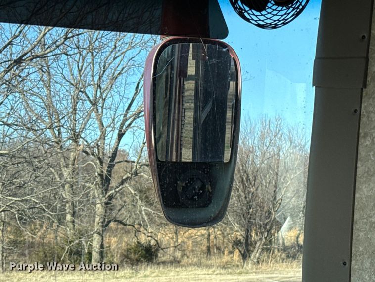 image for item ES5853 2005 Coachman Encore 380DS RV