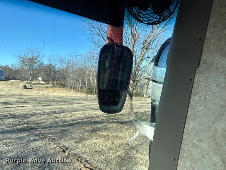 image for item ES5853 2005 Coachman Encore 380DS RV