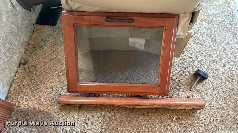 image for item ES5853 2005 Coachman Encore 380DS RV