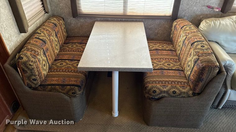 image for item ES5853 2005 Coachman Encore 380DS RV