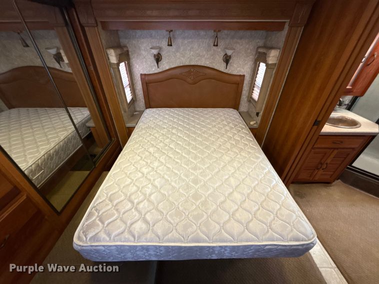 image for item ES5853 2005 Coachman Encore 380DS RV