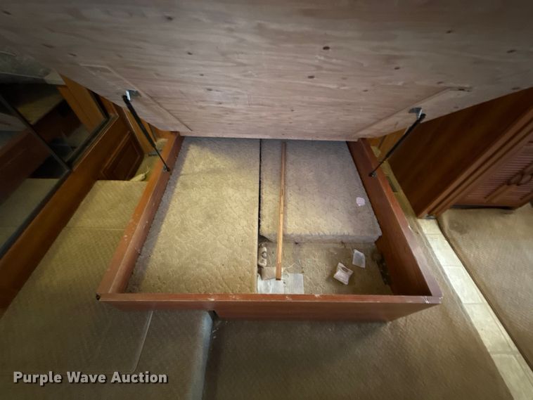 image for item ES5853 2005 Coachman Encore 380DS RV