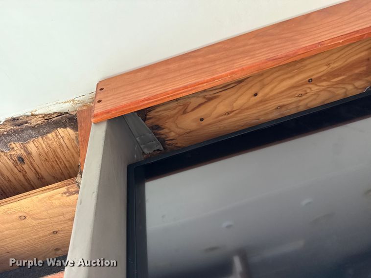 image for item ES5853 2005 Coachman Encore 380DS RV