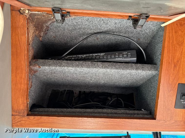 image for item ES5853 2005 Coachman Encore 380DS RV