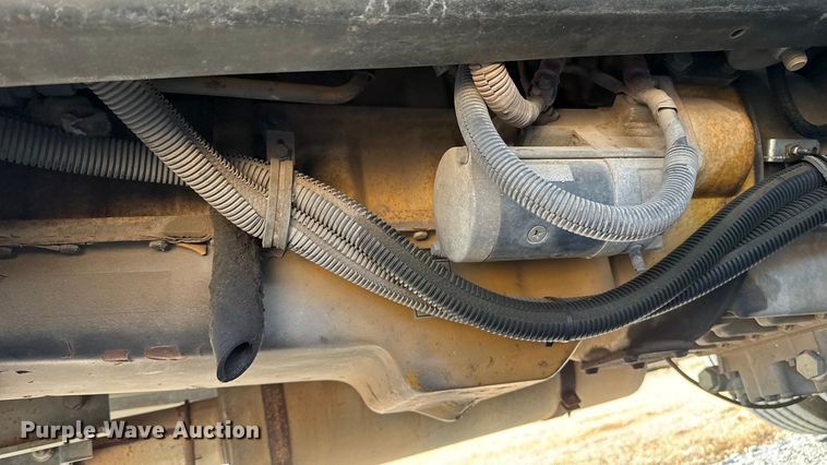 image for item ES5853 2005 Coachman Encore 380DS RV