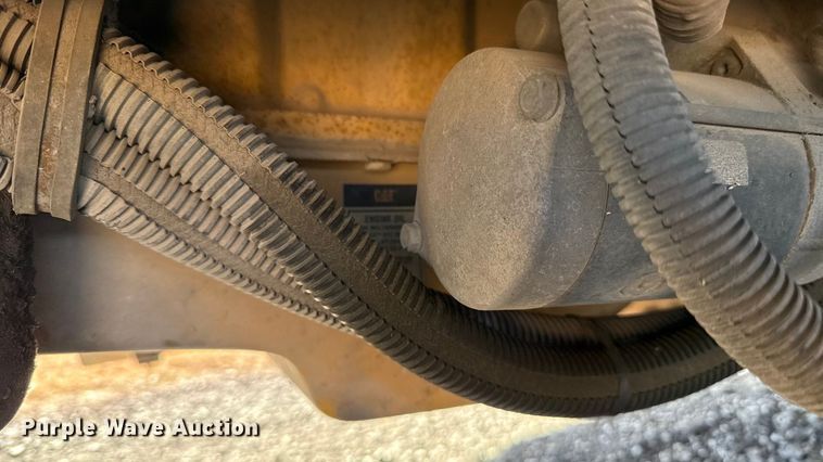 image for item ES5853 2005 Coachman Encore 380DS RV