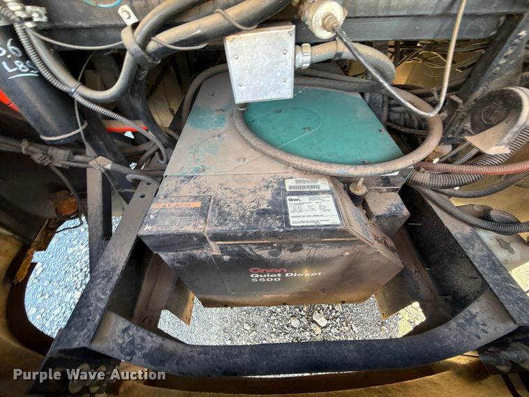 image for item ES5853 2005 Coachman Encore 380DS RV