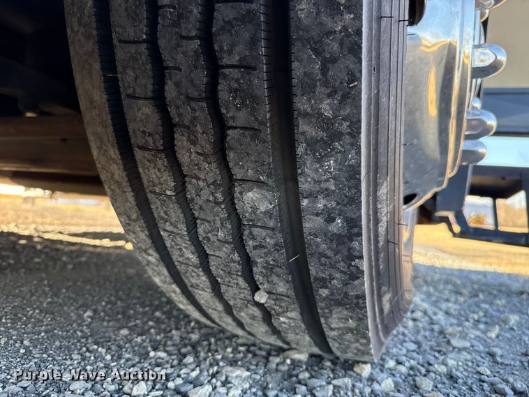 image for item ES5853 2005 Coachman Encore 380DS RV