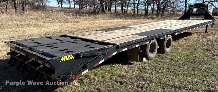 image for item ES5854 2019 Big Tex 25GN-35BK+5MR equipment trailer