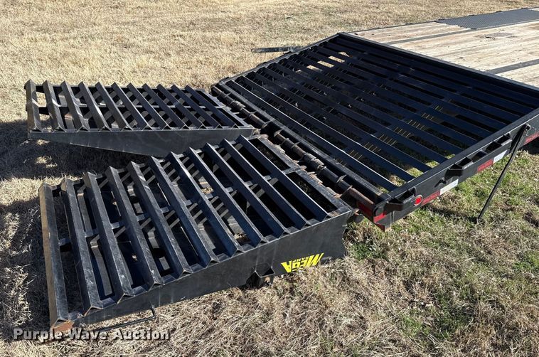 image for item ES5854 2019 Big Tex 25GN-35BK+5MR equipment trailer