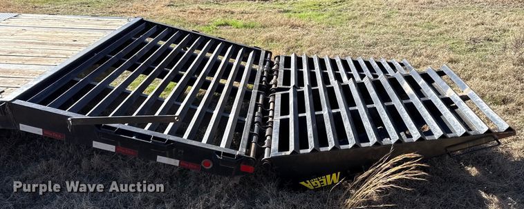 image for item ES5854 2019 Big Tex 25GN-35BK+5MR equipment trailer