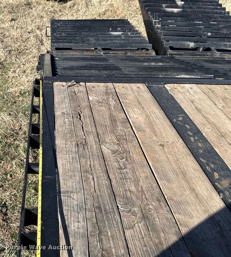 image for item ES5854 2019 Big Tex 25GN-35BK+5MR equipment trailer