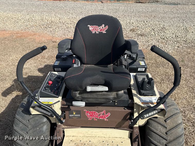 image for item ES5855 Grass Hopper 900 ZRT flail mower