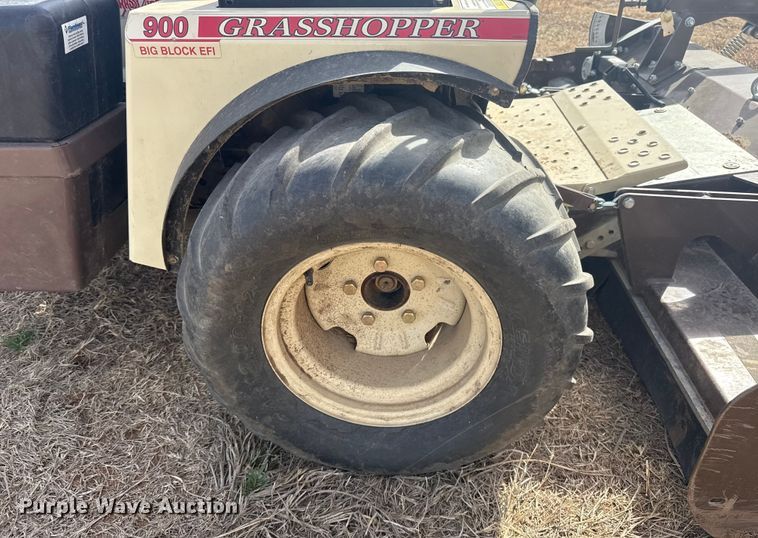 image for item ES5855 Grass Hopper 900 ZRT flail mower