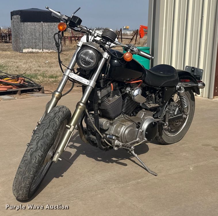 image for item ES5856 2002 Harley-Davidson Sportster L12 motorcycle