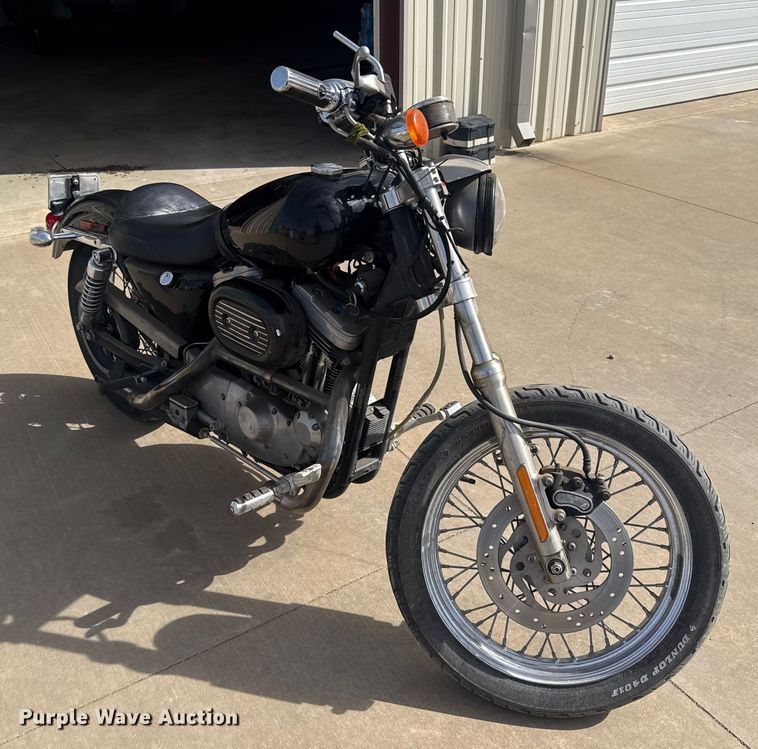 image for item ES5856 2002 Harley-Davidson Sportster L12 motorcycle