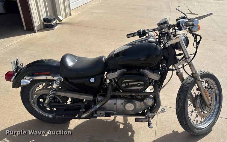 image for item ES5856 2002 Harley-Davidson Sportster L12 motorcycle